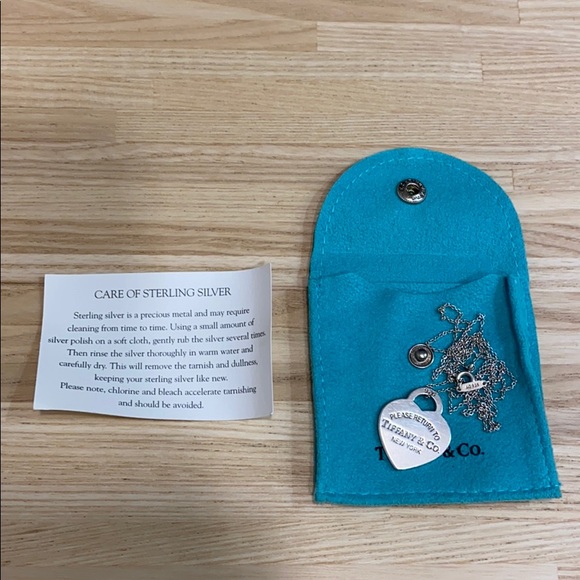 Auth. Tiffany & Co. Silver Heart Pendant w/ Chain - Picture 2 of 9